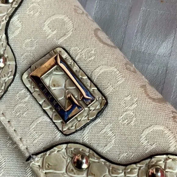 Y2K Guess wallet - Picture 4 of 9